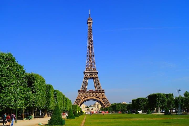 Private Full-Day Paris City Tour: Eiffel, Montmartre & Latin Quarter in 8 Hours photo 3
