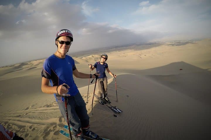Huacachina Sandski Adventure: Buggy Rides & Lessons on Ica's Dunes photo 4