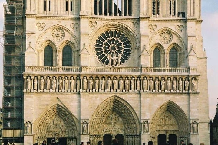 Private Full-Day Paris City Tour: Eiffel, Montmartre & Latin Quarter in 8 Hours photo 6