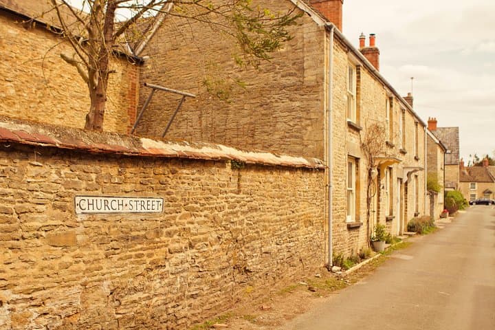 Downton Abbey & Highclere Castle Day Tour from London — Film Locations, Manor House & Cotswold Village photo 3