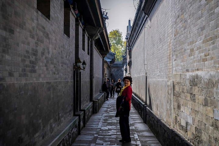 Private 3-Hour Beijing Hutong Walking Tour with Drum Tower Show & Tea Tasting photo 4