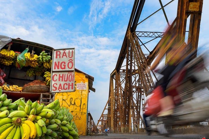 Hanoi Private Motorbike Sightseeing & Street Food Tour (4-hour) photo 5