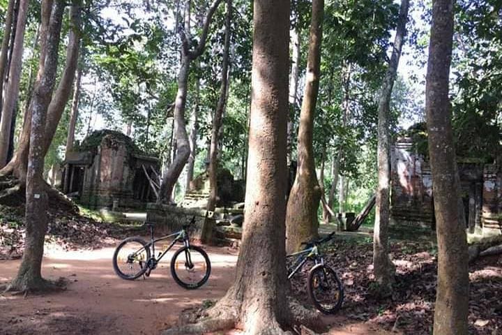 Siem Reap Countryside Cycling: Private 15km Off-Road & Sunset Ride photo 4
