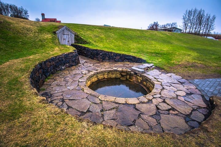Silver Circle: Lava Cave, Hraunfossar & Icelandic Horses Day Tour photo 6