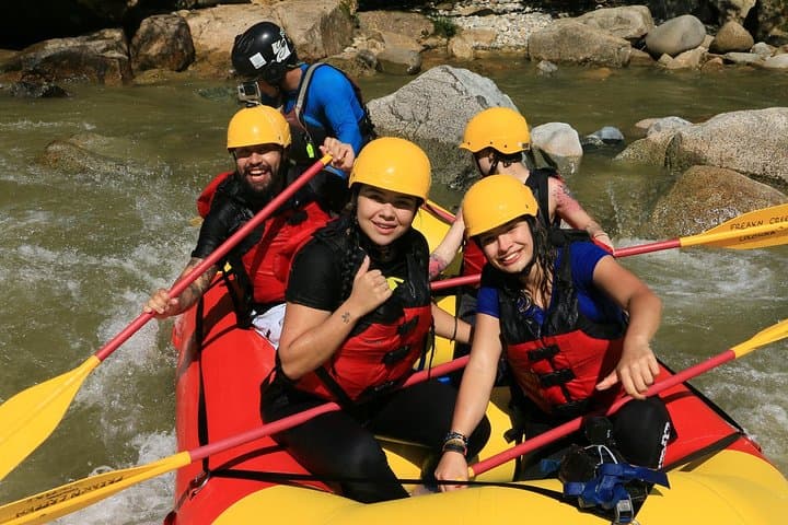 Calderas River Whitewater Rafting from Medellín — Class III–IV Rapids in Cocorná photo 4