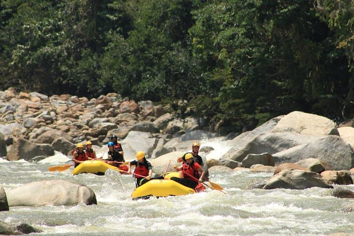 Calderas River Whitewater Rafting from Medellín — Class III–IV Rapids in Cocorná photo 5