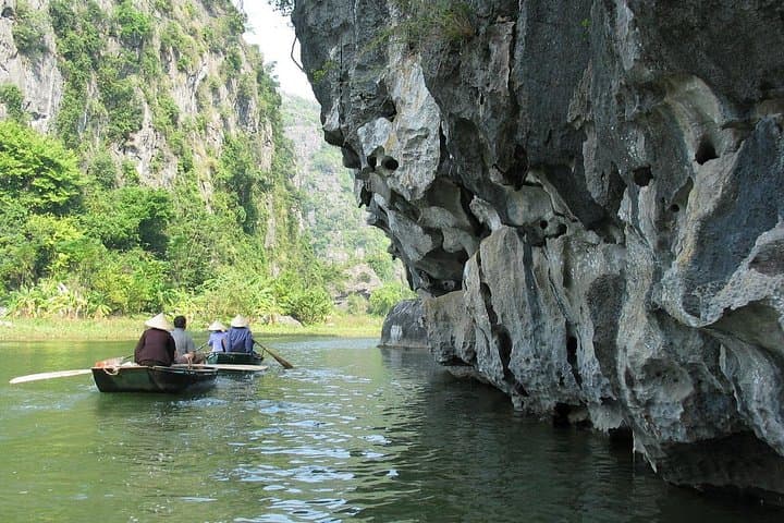 Hoa Lu & Tam Coc Full-Day Deluxe Tour — Boat Caves, Ancient Capital & Buffet Lunch photo 2