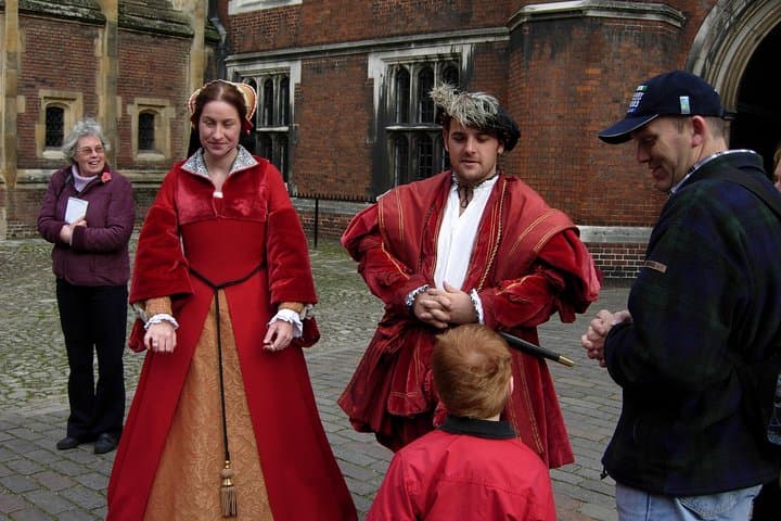 Private Windsor Castle and Hampton Court Palace Day Tour from London photo 4