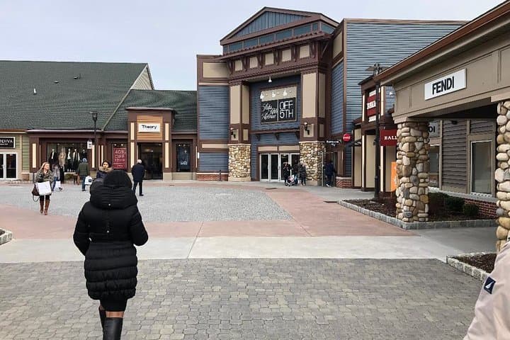 Private SUV Day Trip to Woodbury Common Premium Outlets from NYC photo 5