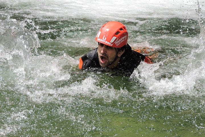 Cashaurco Canyoning: Extreme Gorge Adventure Near Baños, Ecuador photo 4
