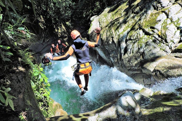 Cashaurco Canyoning: Extreme Gorge Adventure Near Baños, Ecuador photo 6