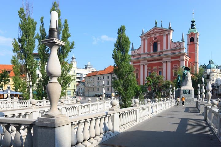 Explore Postojna Cave and Ljubljana: A Full-day Karst Adventure photo 5
