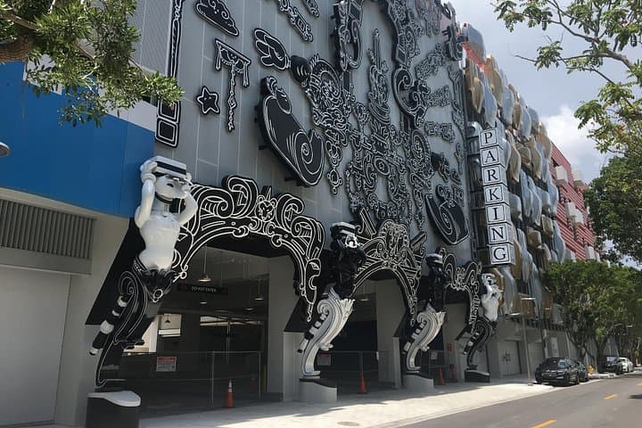 Classic Convertible Car Tour of Miami Beach & Wynwood — Private 2-Hour Drive photo 2
