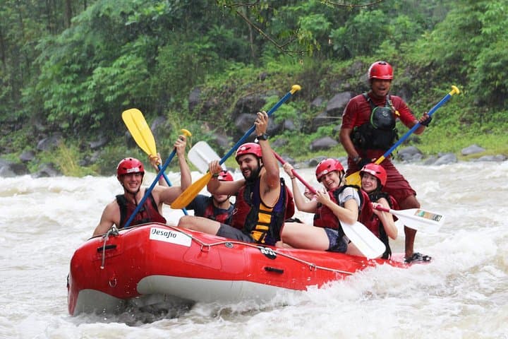 Balsa River Class II-III Whitewater Rafting from La Fortuna photo 4