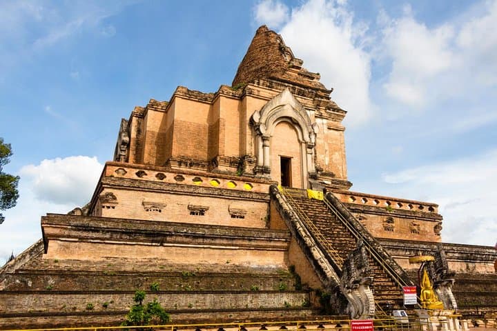 Chiang Mai Temple Tour: Doi Suthep, Wat Chedi Luang & Tha Phae Gate photo 6