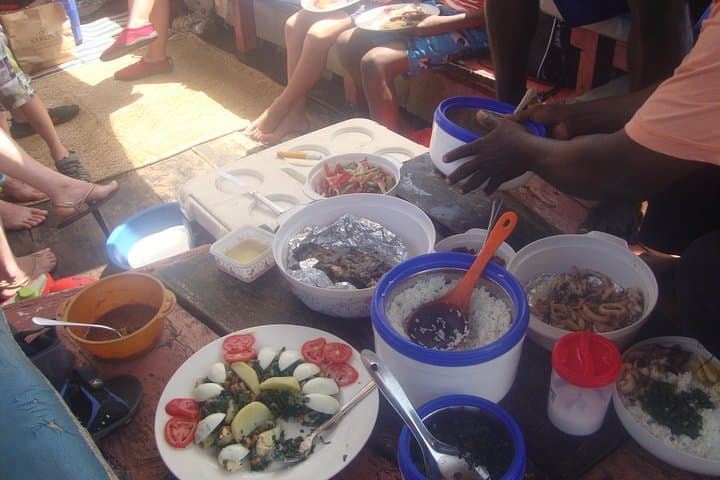 Diani Beach Dolphin & Kisite Snorkel: Full-Day Boat Tour from Shimoni photo 6