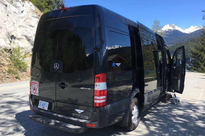 Vancouver Private Charter Tour: City and Nature in One Day with a Local Guide