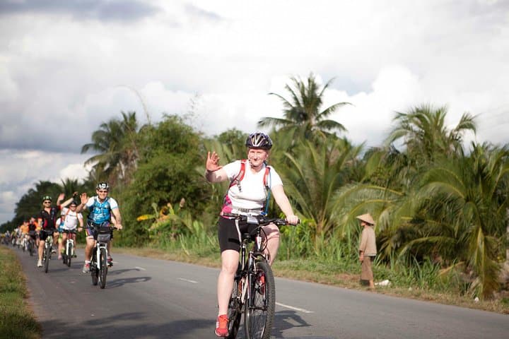 Red River Delta Loop: 6-Day Hanoi to Bai Tu Long Bay Cultural & Cruise Adventure photo 1