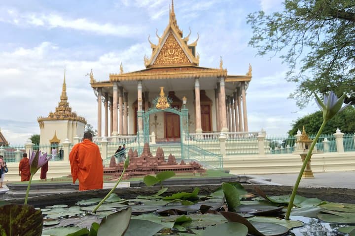 7-Day Cultural Tour: Angkor, Tonle Sap, Battambang & Phnom Penh photo 4