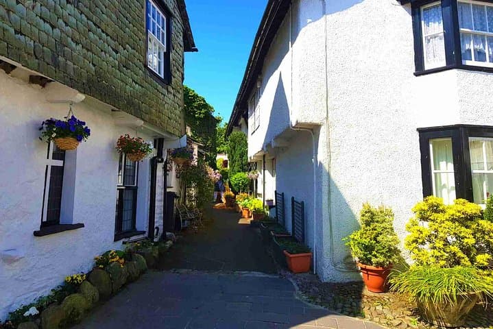 Beatrix Potter Country Half-Day Tour: Hill Top & Windermere Cruise photo 3