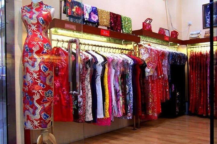 Private Shanghai Shopping Tour: Fabric Markets, Pearls & Bargaining with a Local Guide photo 2