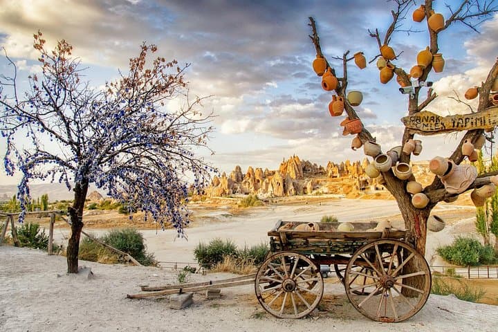 Cappadocia Sunrise Hot Air Balloon and Full-Day Red & Green Valleys Tour photo 4