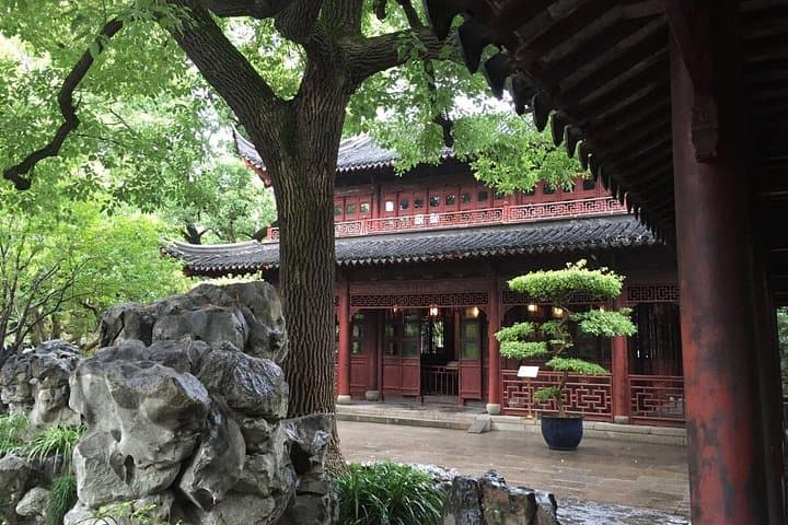 Yu Garden and Old Town: 3-Hour Private Walking Tour with Tea Tasting in Shanghai photo 3