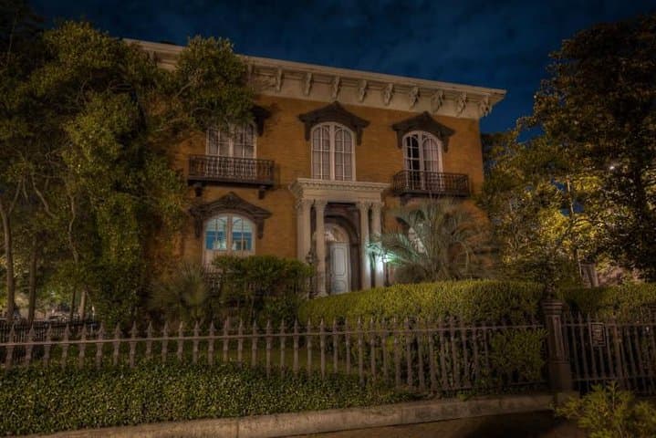 Grave Tales Ghost Tour — Savannah Haunted History Walking Tour photo 4
