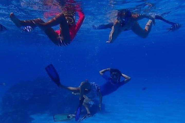 Bora Bora Full-Day Private Lagoon Snorkel Cruise with Motu Lunch photo 2