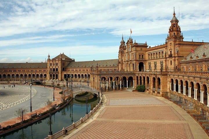 8-Day Southern Spain, Madrid and Porto — Guided Cultural and Scenic Circuit from Lisbon