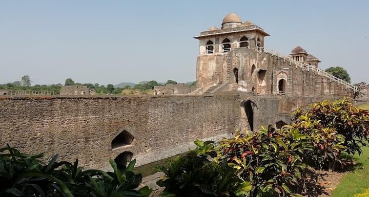 Weekend Escape: Exploring Mandu’s Forts, Palaces and Romantic Ruins