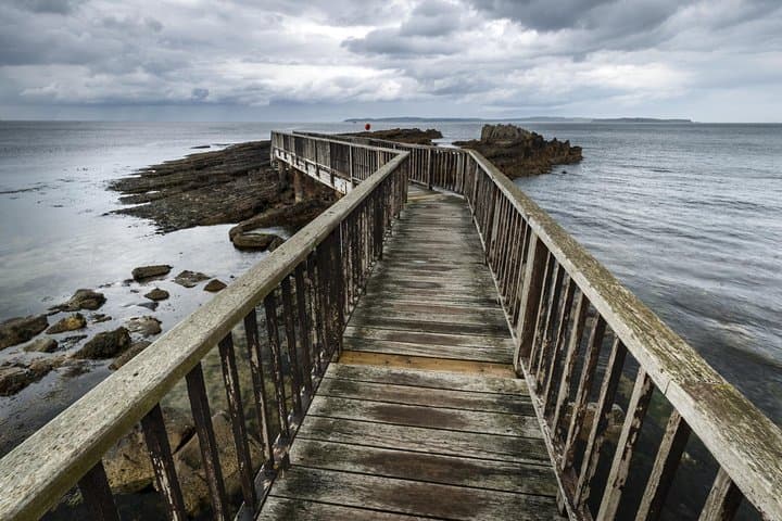 2-Day Game of Thrones Rail Tour from Dublin: Belfast, Dark Hedges & Giant's Causeway
