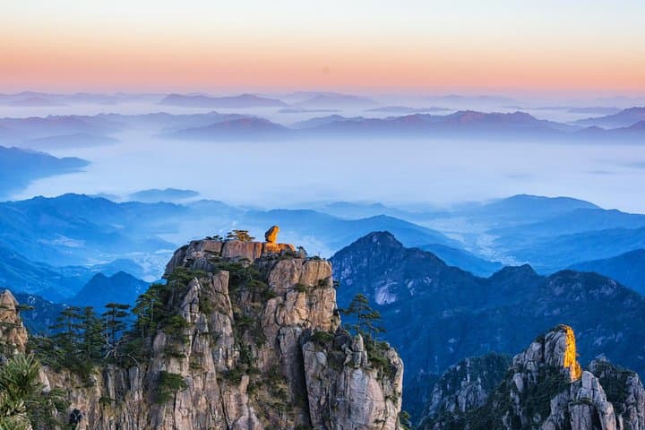 3-Day Huangshan & Hongcun Village Tour — Yellow Mountain Peaks, Cable Car and Handcraft Experience