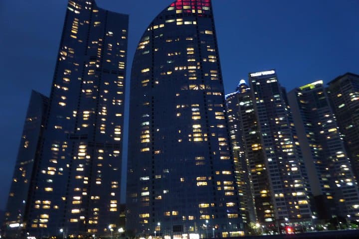 Busan by Night: Gwangan Bridge & Busan Cinema Center Evening Coach Tour photo 4