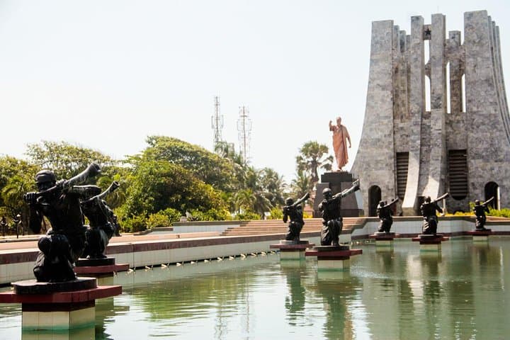 Accra Half‑Day City Sightseeing: James Town, Markets & Independence Landmarks