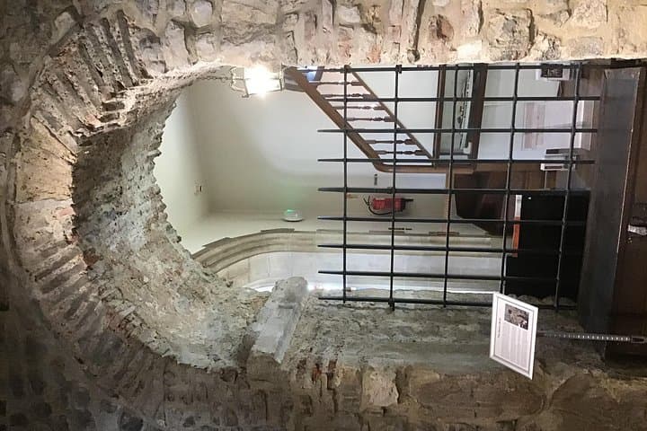 Roman London Private Walking Tour: Explore Roman Londinium Amid Skyscrapers photo 4
