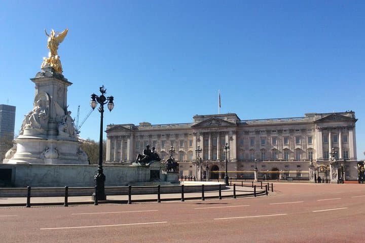 Royal London Walking Tour — Palaces, Parks & Private Guide