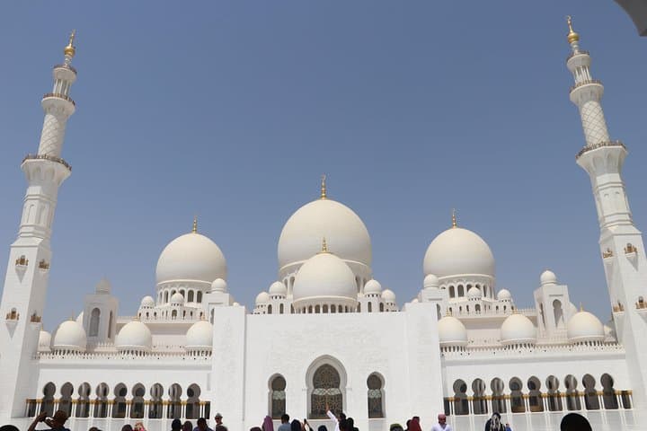 Abu Dhabi Full-Day City Tour with Ferrari World Ticket: Mosque, Corniche and Yas Island Adventure photo 6