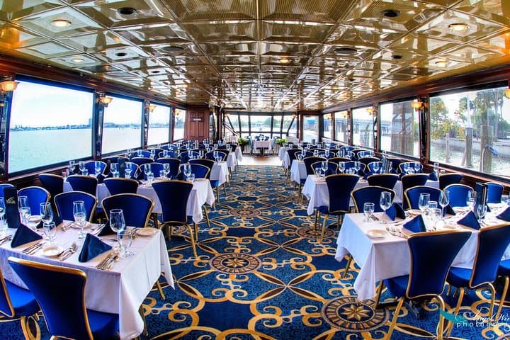 Daytime Yacht Dance Cruise from St. Petersburg: Live Music & Optional Lunch on Tampa Bay photo 3