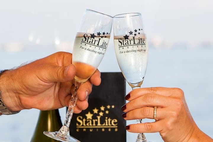 Daytime Yacht Dance Cruise from St. Petersburg: Live Music & Optional Lunch on Tampa Bay photo 6