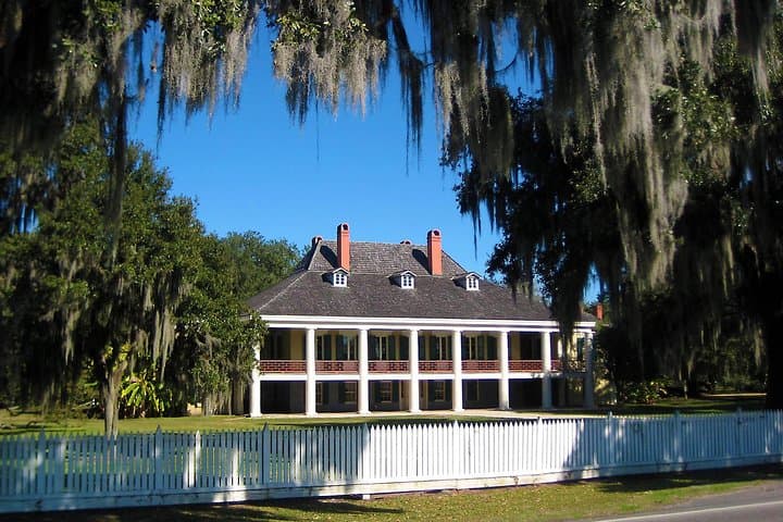 Destrehan Plantation Tour Near New Orleans — Historic Mississippi River Plantation Visit
