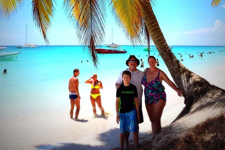 Saona Island Day Trip from Punta Cana: Catamaran Cruise, Natural Pool & Beach Buffet photo 4