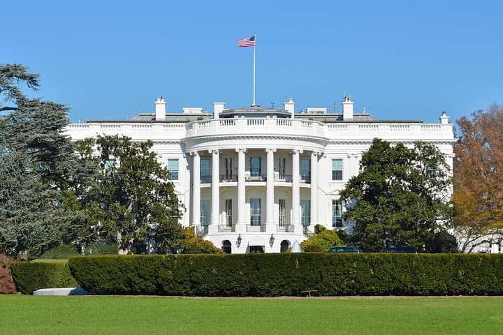 Grand Washington DC 3-Hour Sightseeing Tour — Capitol, White House & Memorials photo 3