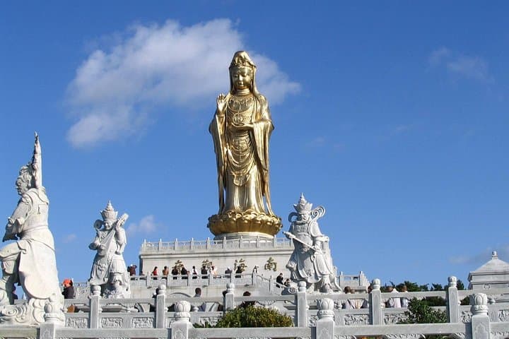 2-Day Private Putuo Mountain Tour from Shanghai: Temples, Coastline & Seafood