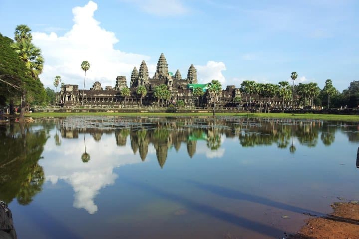 Private 3-Day Angkor Temples Tour & Tonle Sap Floating Village Experience photo 3