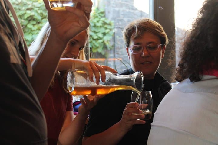 Glasgow Pub & History Walking Tour with Beer Tastings | ScotBeer Tours photo 3