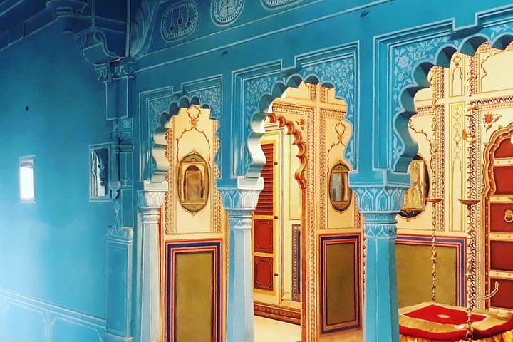 Udaipur City Palace & Bagore Ki Haveli Folk Dance: Private Evening Guided Tour photo 1