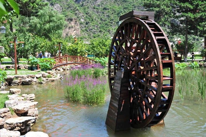 Day Trip from Beijing: Longqing Gorge and Guyaju Caves Private Excursion photo 3