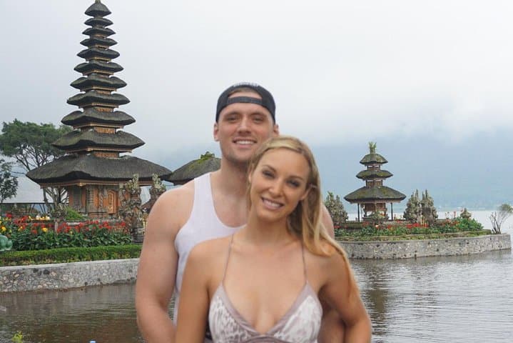 Bali Instagram Day Tour: Handara Gate, Twin Lakes, Waterfall & Ulun Danu photo 5