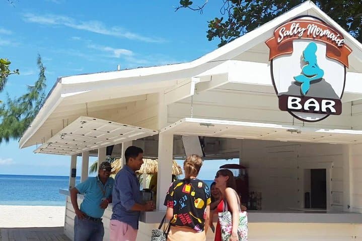 West Bay Beach Snorkelling Break — Roatan Coral Reef & Beach Club photo 4